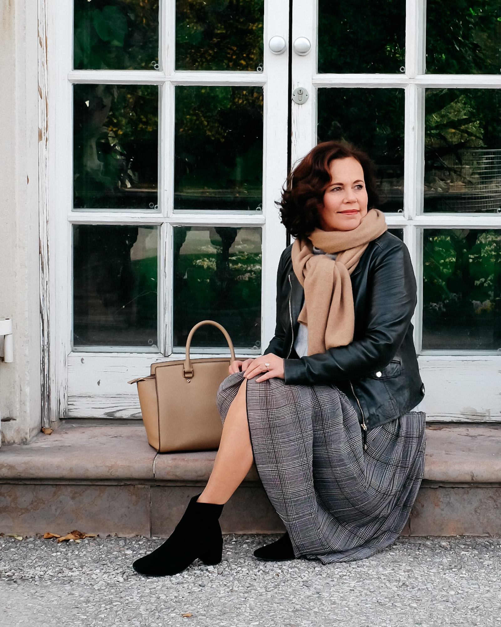 Plisseerock, herbstlich kombiniert