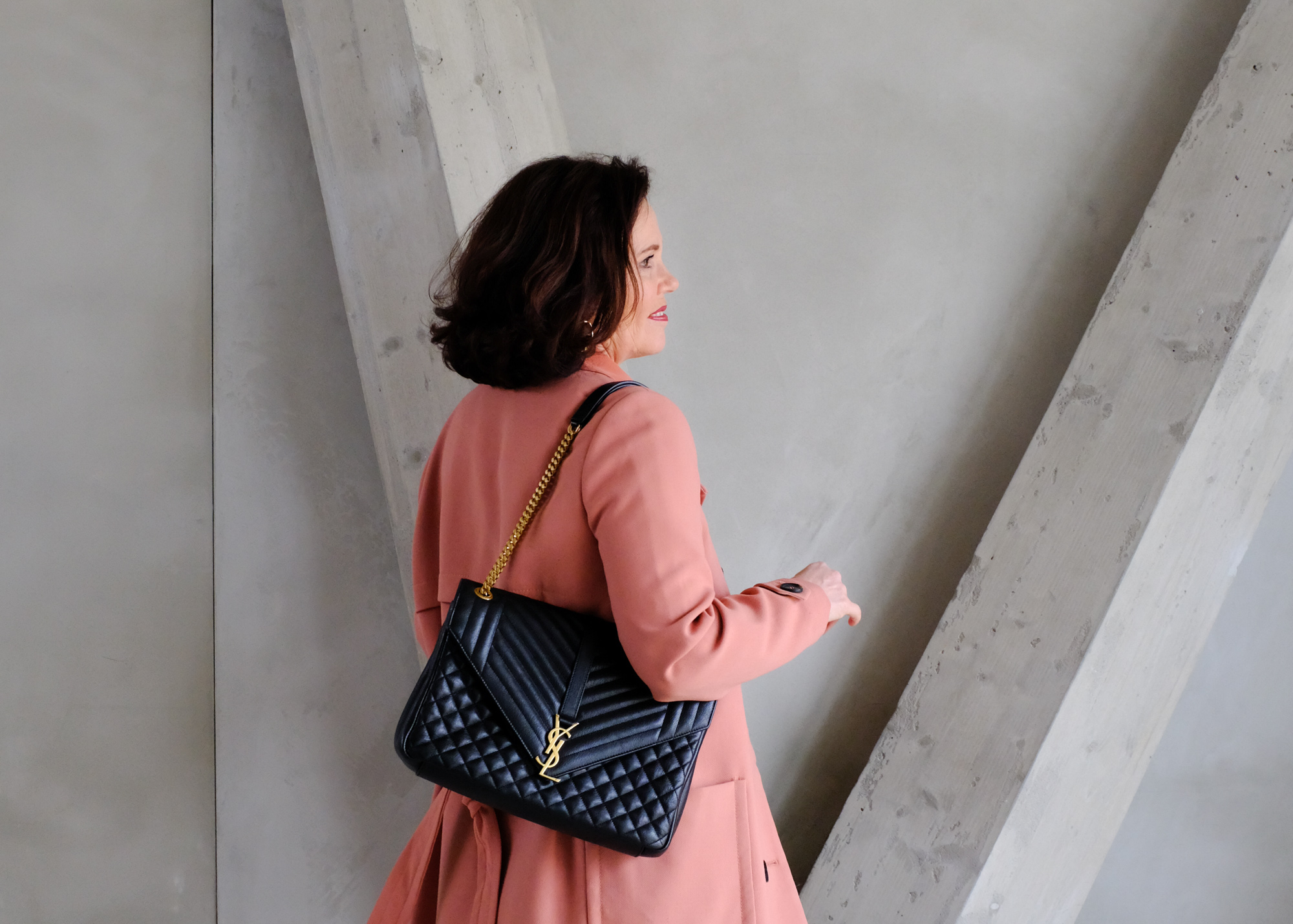 Endlich Frühling – wie ich meinen pastellfarbenen Trenchcoat kombiniere