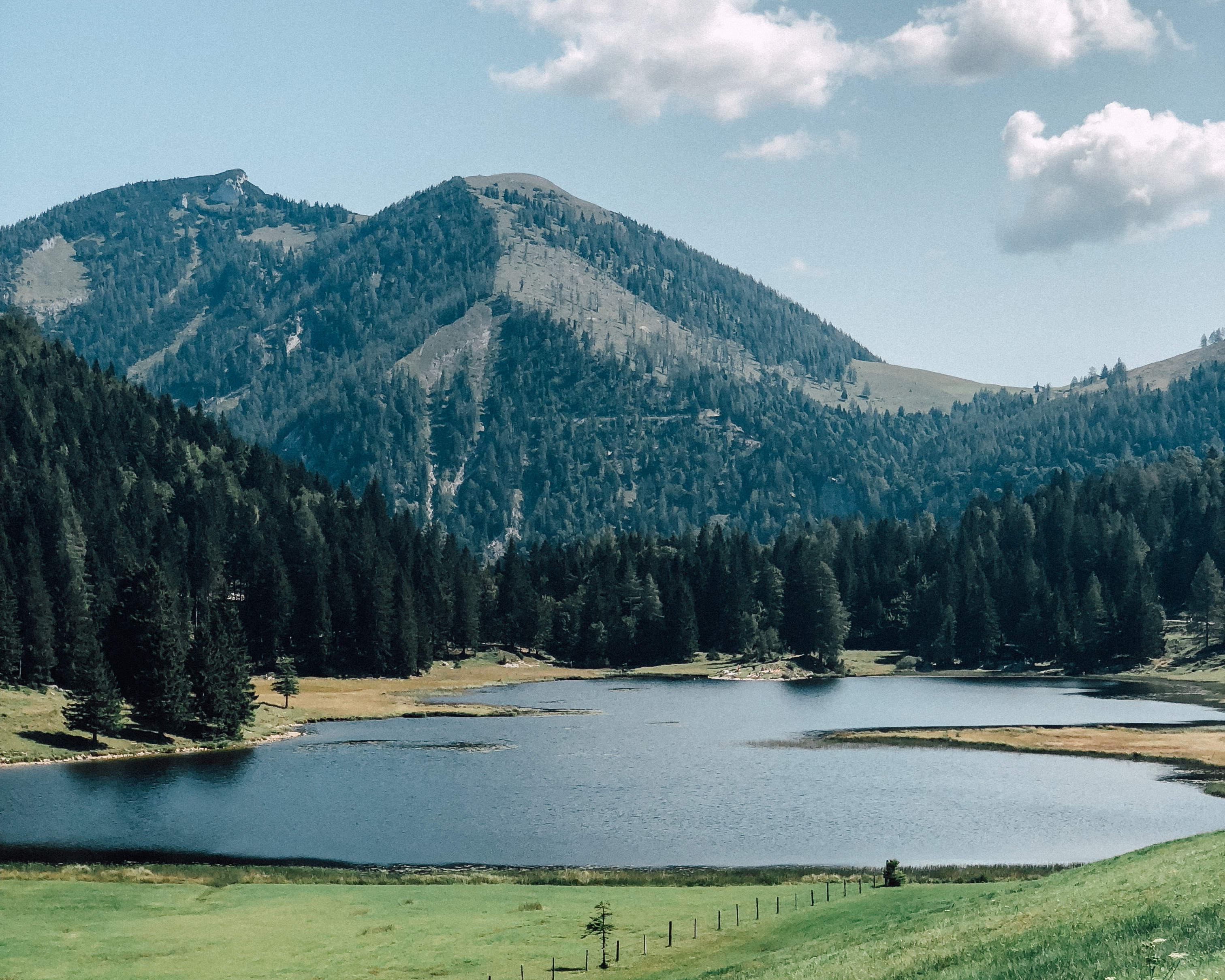 Unterwegs mit dem E-Mountainbike zum Seewaldsee, einer Bergseeidylle im Tennengau