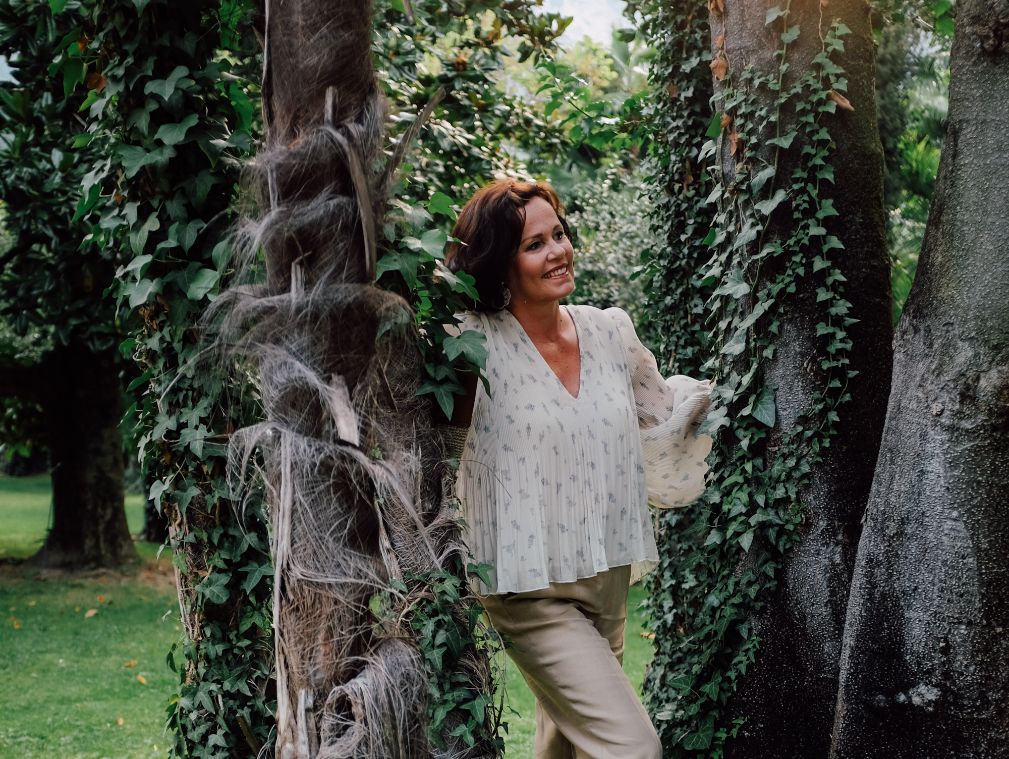 Mein Lieblingslook im Sommer – Leinenhose und plissierte Bluse