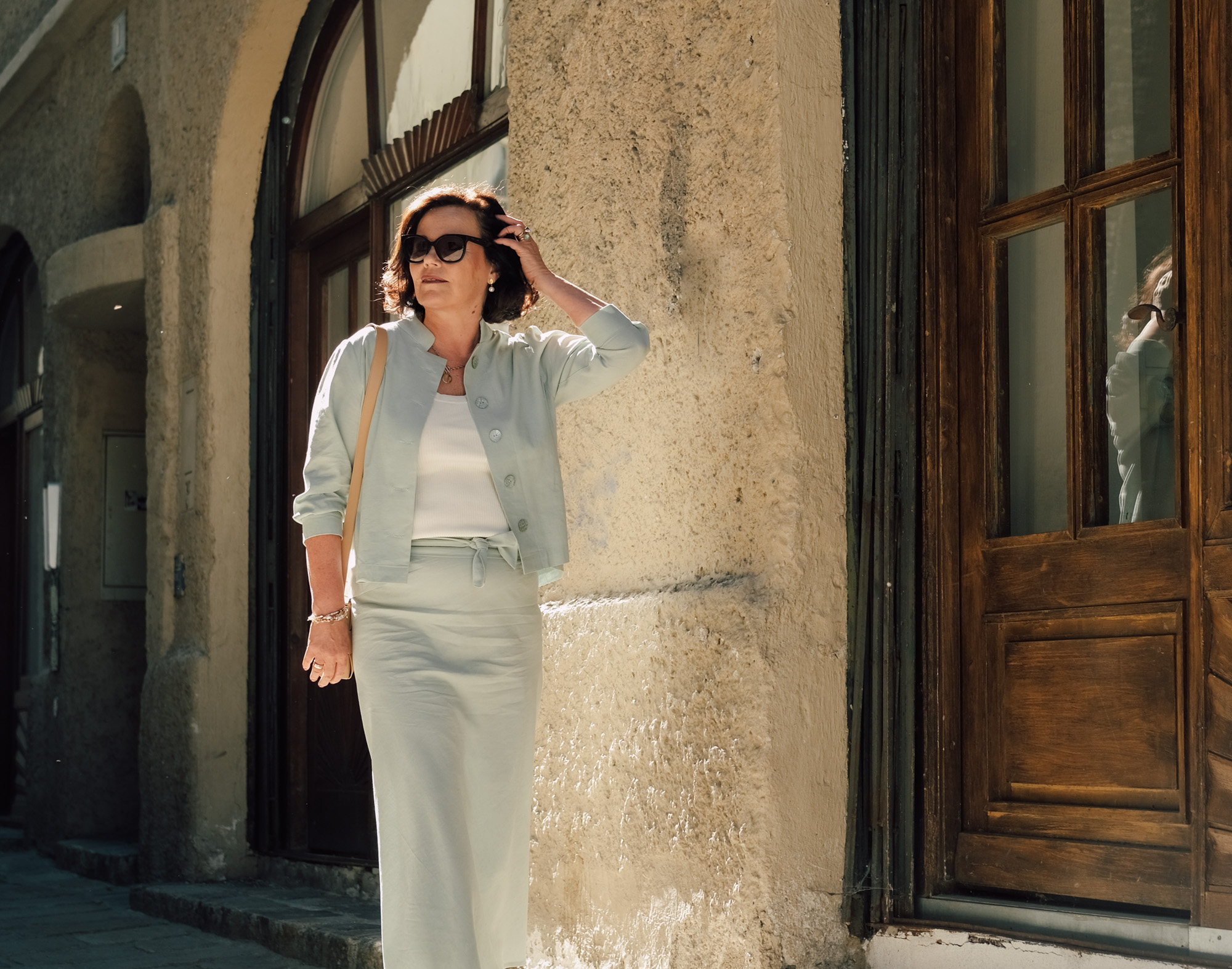 Frühlingslook in Pastellgrün:  Rock und Bluse oder doch ein Kleid?