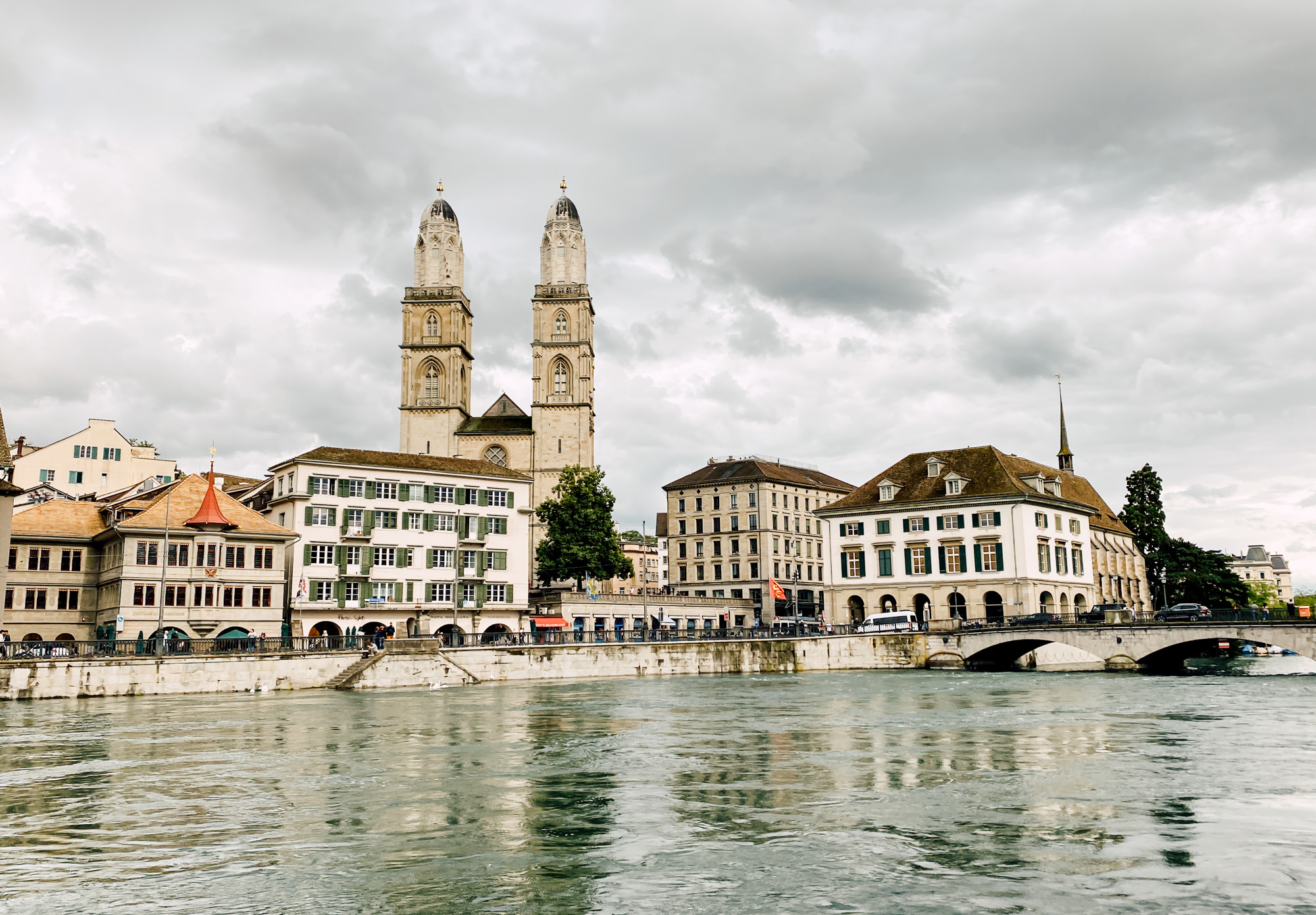Zürich im Regen –  Ein Besuch im Labor des Parfumeurs von ARVE – Eau de Parfum & ein Gewinnspiel