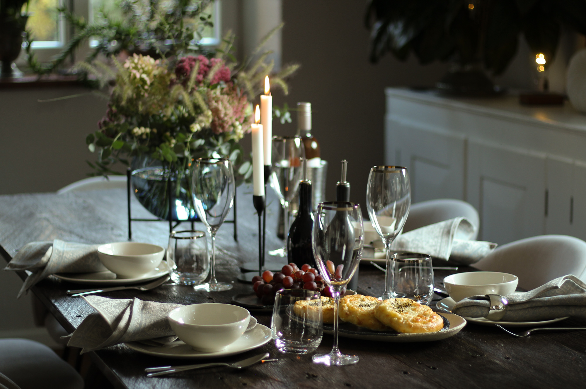 Herbstlich gedeckt: Tipps für eine stimmungsvolle Tischdeko & ein Rezept